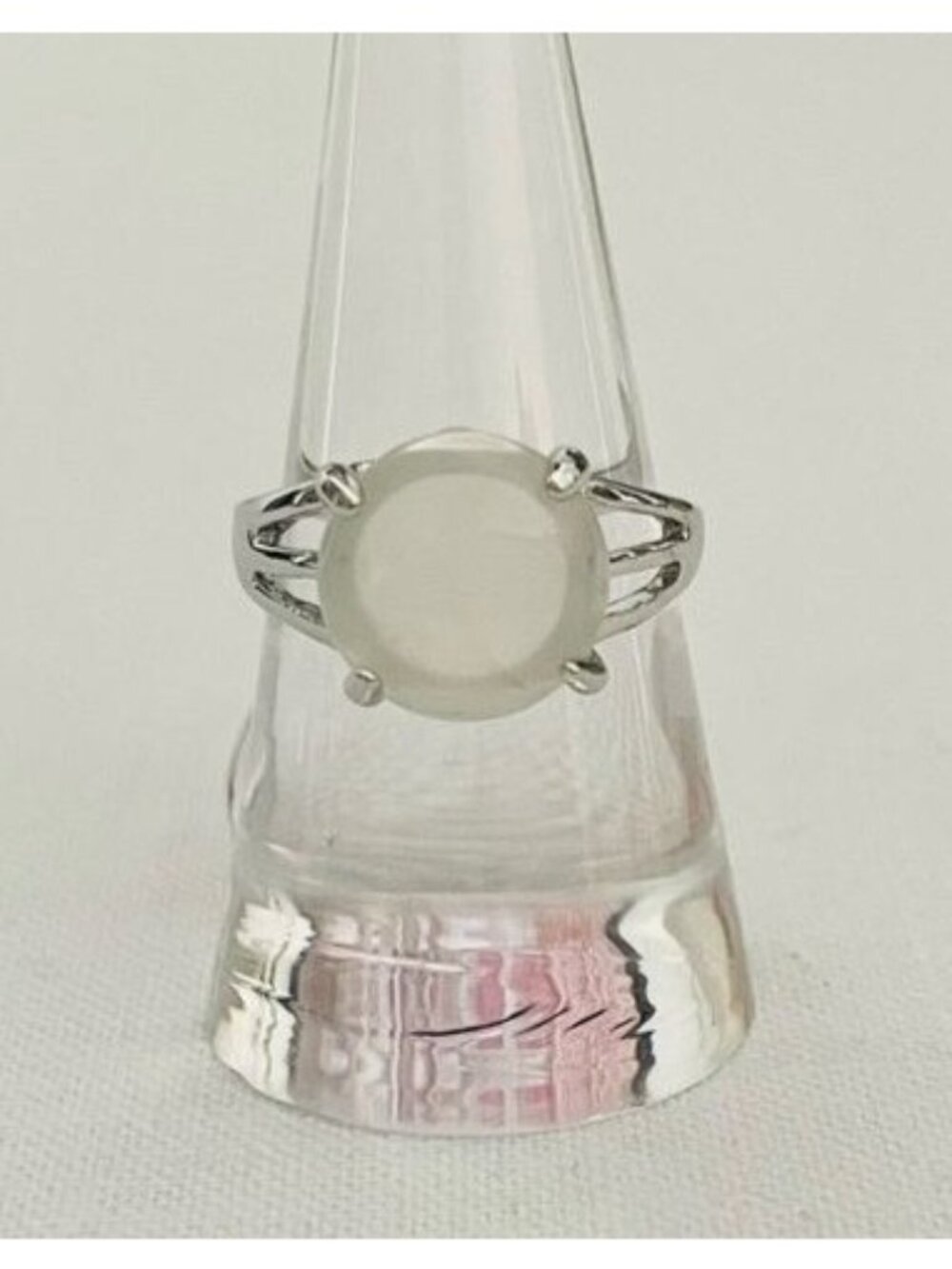 Faux Gemstone White Quartz Like Round Ring Size 8.5 Silver Tone Fashion Jewelry